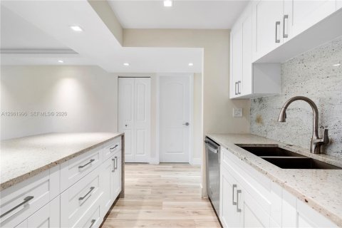 Copropriété à louer à Weston, Floride: 2 chambres, 102.75 m2 № 2191340 - photo 7