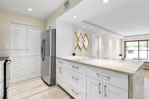 Copropriété à louer à Weston, Floride: 2 chambres, 102.75 m2 № 2191340 - photo 5