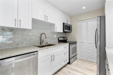 Copropriété à louer à Weston, Floride: 2 chambres, 102.75 m2 № 2191340 - photo 4