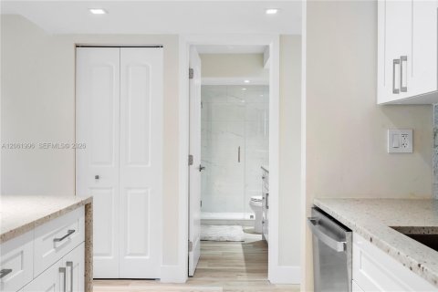 Copropriété à louer à Weston, Floride: 2 chambres, 102.75 m2 № 2191340 - photo 9