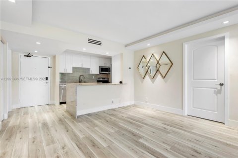 Copropriété à louer à Weston, Floride: 2 chambres, 102.75 m2 № 2191340 - photo 18