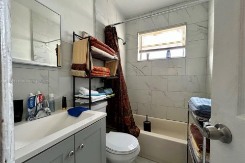 Immobilier commercial à vendre à Opa-locka, Floride: 324.23 m2 № 1939265 - photo 13