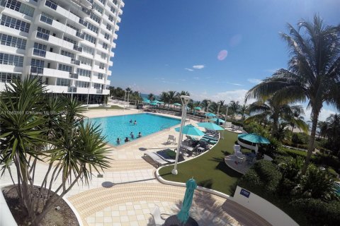 Condo in Miami Beach, Florida  № 1890380 - photo 18