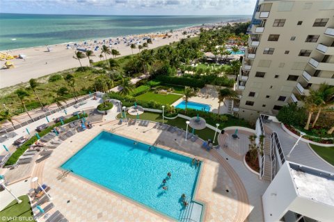 Condo in Miami Beach, Florida  № 1890380 - photo 15
