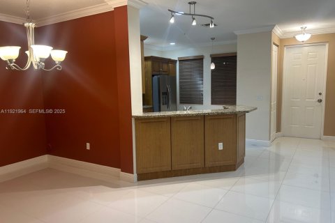 Condo in Sunrise, Florida, 2 bedrooms № 1985875 - photo 14