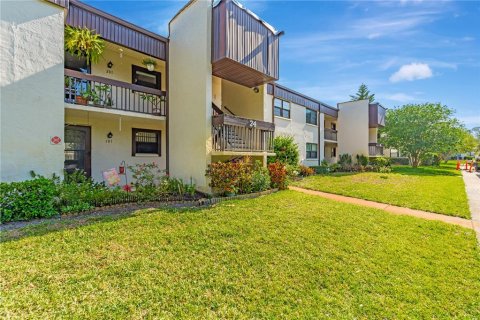 Condo in Clearwater, Florida, 2 bedrooms  № 2259350