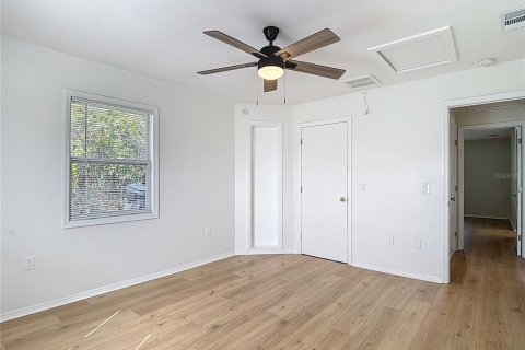 House in Spring Hill, Florida 4 bedrooms, 136.94 sq.m. № 1915222 - photo 18