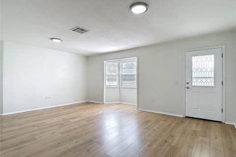 House in Spring Hill, Florida 4 bedrooms, 136.94 sq.m. № 1915222 - photo 6