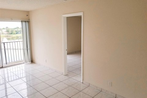 Condominio en venta en Miramar, Florida, 2 dormitorios, 77.29 m2 № 2036843 - foto 6