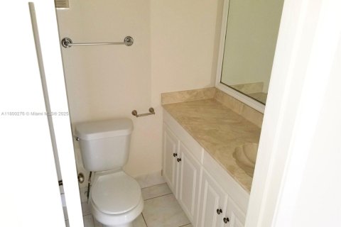 Condominio en venta en Miramar, Florida, 2 dormitorios, 77.29 m2 № 2036843 - foto 10