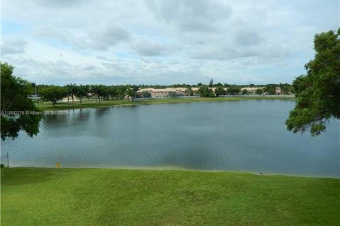 Condominio en venta en Miramar, Florida, 2 dormitorios, 77.29 m2 № 2036843 - foto 19