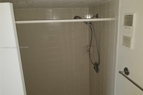 Condominio en venta en Miramar, Florida, 2 dormitorios, 77.29 m2 № 2036843 - foto 11