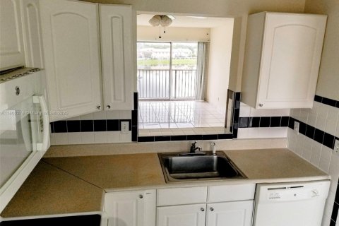 Condominio en venta en Miramar, Florida, 2 dormitorios, 77.29 m2 № 2036843 - foto 4