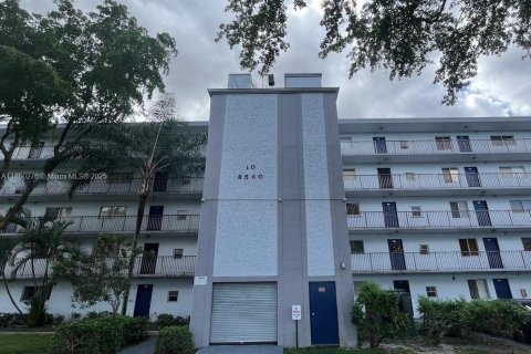 Кондоминиум с 2 спальнями в Мирамар, Флорида № 2036843