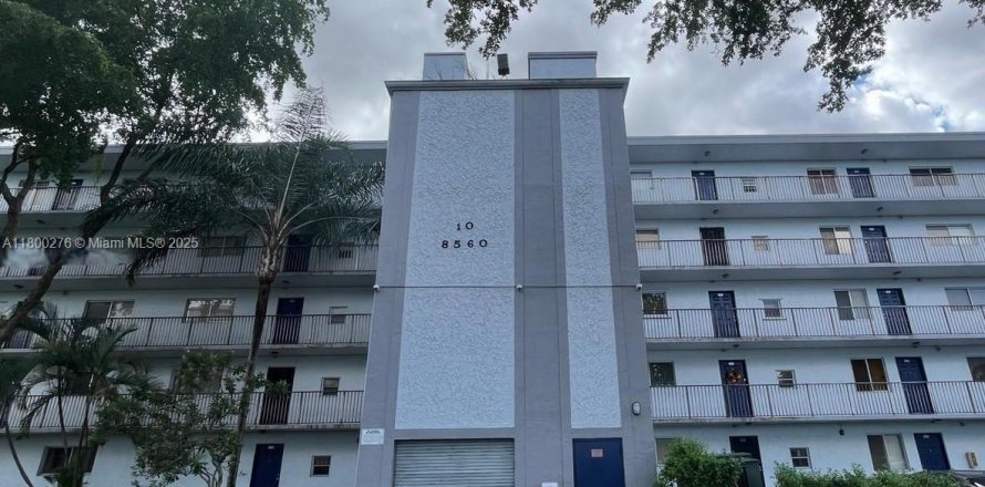 Condominio en Miramar, Florida, 2 dormitorios  № 2036843