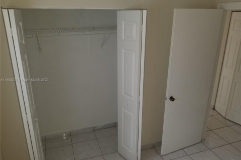 Condominio en venta en Miramar, Florida, 2 dormitorios, 77.29 m2 № 2036843 - foto 17