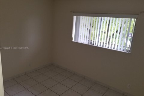 Condominio en venta en Miramar, Florida, 2 dormitorios, 77.29 m2 № 2036843 - foto 16