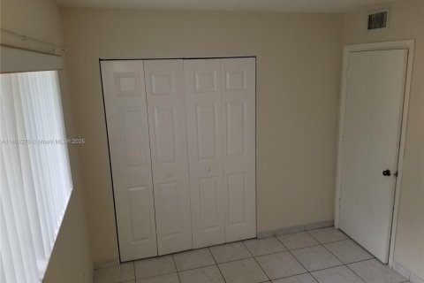 Condominio en venta en Miramar, Florida, 2 dormitorios, 77.29 m2 № 2036843 - foto 15