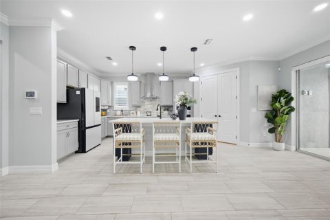 Casa en venta en Wesley Chapel, Florida, 6 dormitorios, 397.62 m2 № 2383701 - foto 4