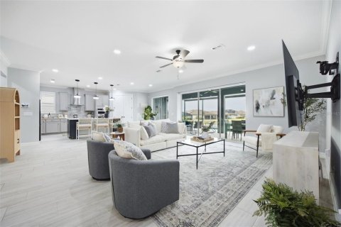 Casa en venta en Wesley Chapel, Florida, 6 dormitorios, 397.62 m2 № 2383701 - foto 3