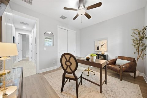 Casa en venta en Wesley Chapel, Florida, 6 dormitorios, 397.62 m2 № 2383701 - foto 12
