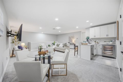 Casa en venta en Wesley Chapel, Florida, 6 dormitorios, 397.62 m2 № 2383701 - foto 7