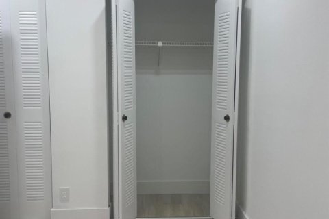 Copropriété à louer à Boca Raton, Floride: 2 chambres, 101.26 m2 № 1185263 - photo 1