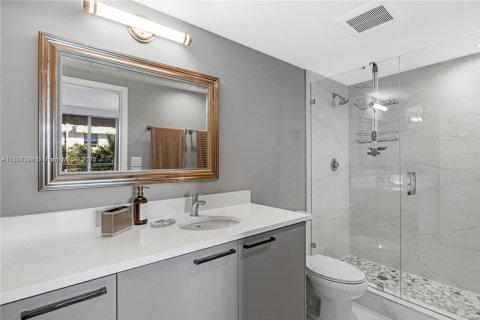 Apartment in Bay Harbor Islands, Florida 2 bedrooms, 87.89 sq.m. № 1702880 - photo 5