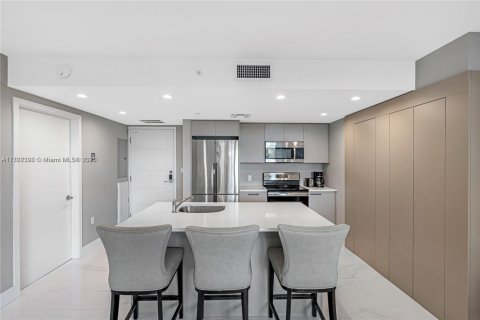 Apartment in Bay Harbor Islands, Florida 2 bedrooms, 87.89 sq.m. № 1702880 - photo 7