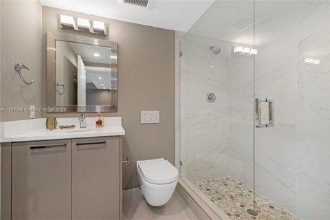 Apartment in Bay Harbor Islands, Florida 2 bedrooms, 87.89 sq.m. № 1702880 - photo 14