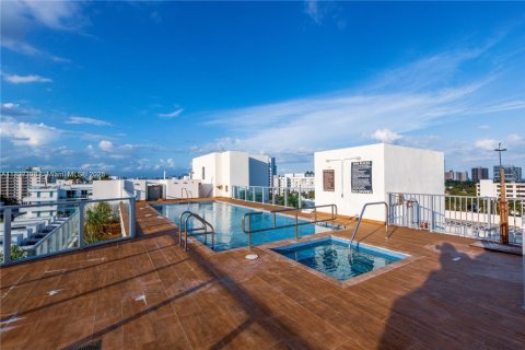 Apartment in Bay Harbor Islands, Florida 2 bedrooms, 87.89 sq.m. № 1702880 - photo 16