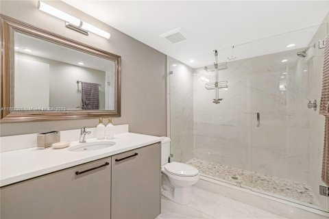 Apartment in Bay Harbor Islands, Florida 2 bedrooms, 87.89 sq.m. № 1702880 - photo 4