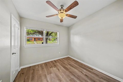 House in Orlando, Florida 3 bedrooms, 95.22 sq.m. № 2095417 - photo 12