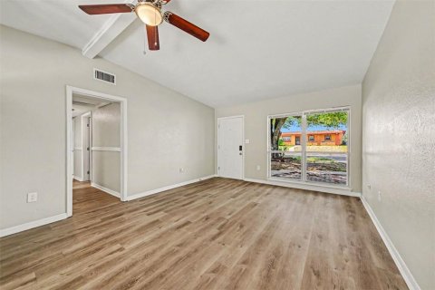 House in Orlando, Florida 3 bedrooms, 95.22 sq.m. № 2095417 - photo 5