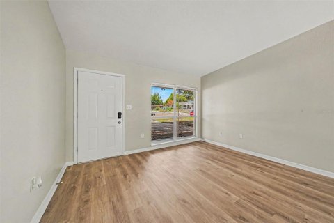 House in Orlando, Florida 3 bedrooms, 95.22 sq.m. № 2095417 - photo 3
