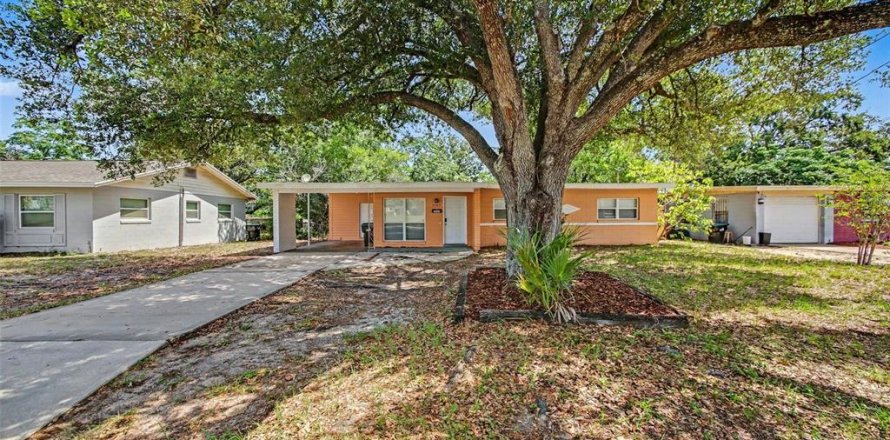 House in Orlando, Florida 3 bedrooms, 95.22 sq.m. № 2095417