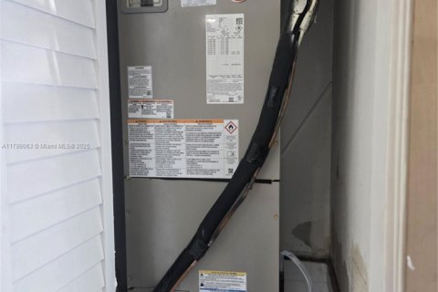 Купить таунхаус в Норт-Лодердейл, Флорида 3 спальни, 150.5м2, № 1923782 - фото 23