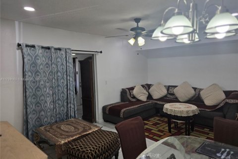 Купить таунхаус в Норт-Лодердейл, Флорида 3 спальни, 150.5м2, № 1923782 - фото 5