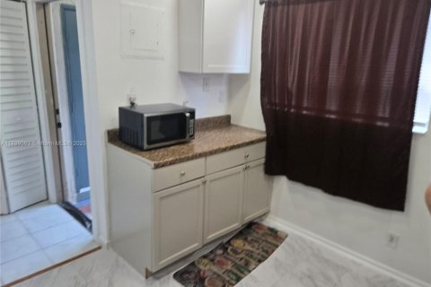 Купить таунхаус в Норт-Лодердейл, Флорида 3 спальни, 150.5м2, № 1923782 - фото 4