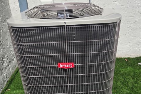 Купить таунхаус в Норт-Лодердейл, Флорида 3 спальни, 150.5м2, № 1923782 - фото 24