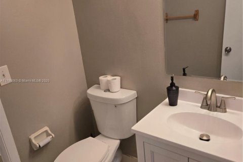 Купить таунхаус в Норт-Лодердейл, Флорида 3 спальни, 150.5м2, № 1923782 - фото 13