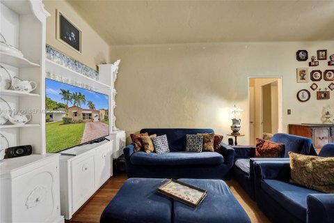 Casa en venta en Hollywood, Florida, 2 dormitorios, 131.83 m2 № 2010750 - foto 8