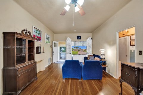 Casa en venta en Hollywood, Florida, 2 dormitorios, 131.83 m2 № 2010750 - foto 12