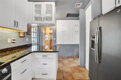 Casa en venta en Hollywood, Florida, 2 dormitorios, 131.83 m2 № 2010750 - foto 15