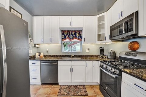 Casa en venta en Hollywood, Florida, 2 dormitorios, 131.83 m2 № 2010750 - foto 16