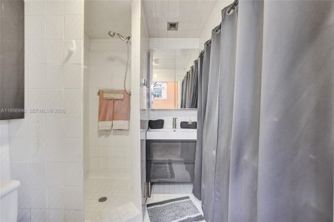 Casa en venta en Hollywood, Florida, 2 dormitorios, 131.83 m2 № 2010750 - foto 24