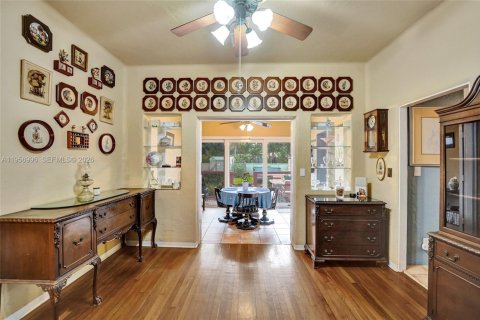 Casa en venta en Hollywood, Florida, 2 dormitorios, 131.83 m2 № 2010750 - foto 14