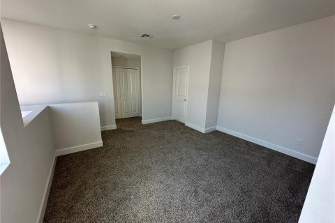 House in Davenport, Florida 4 bedrooms, 183.39 sq.m. № 1573825 - photo 28