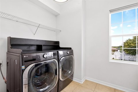 Casa en venta en Grand Island, Florida, 5 dormitorios, 241.64 m2 № 2353291 - foto 28