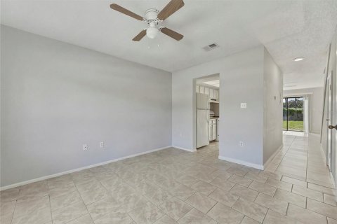 Touwnhouse à vendre à Titusville, Floride: 2 chambres, 105.91 m2 № 2098055 - photo 5